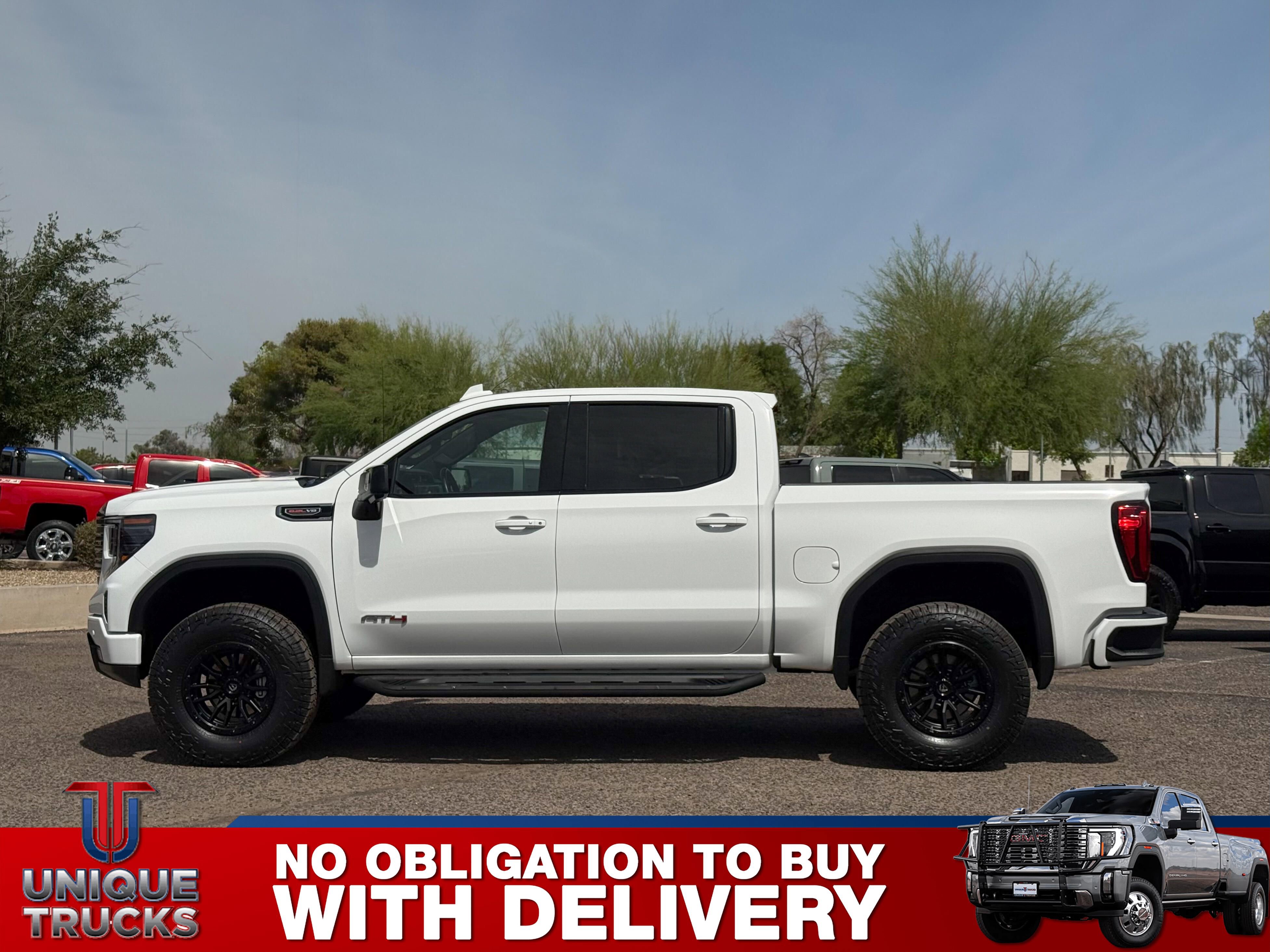 Used 2025 GMC Sierra 1500 AT4 w/ Technology Package AWD/4WD image 9