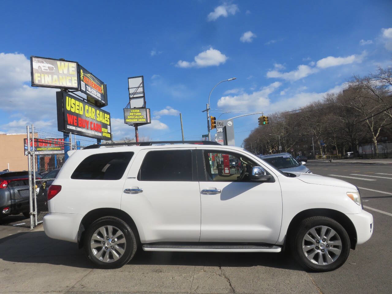 Used 2011 Toyota Sequoia Limited image 9