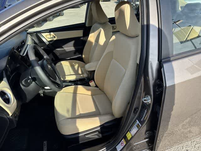 Used 2018 Toyota Corolla LE FWD image 14