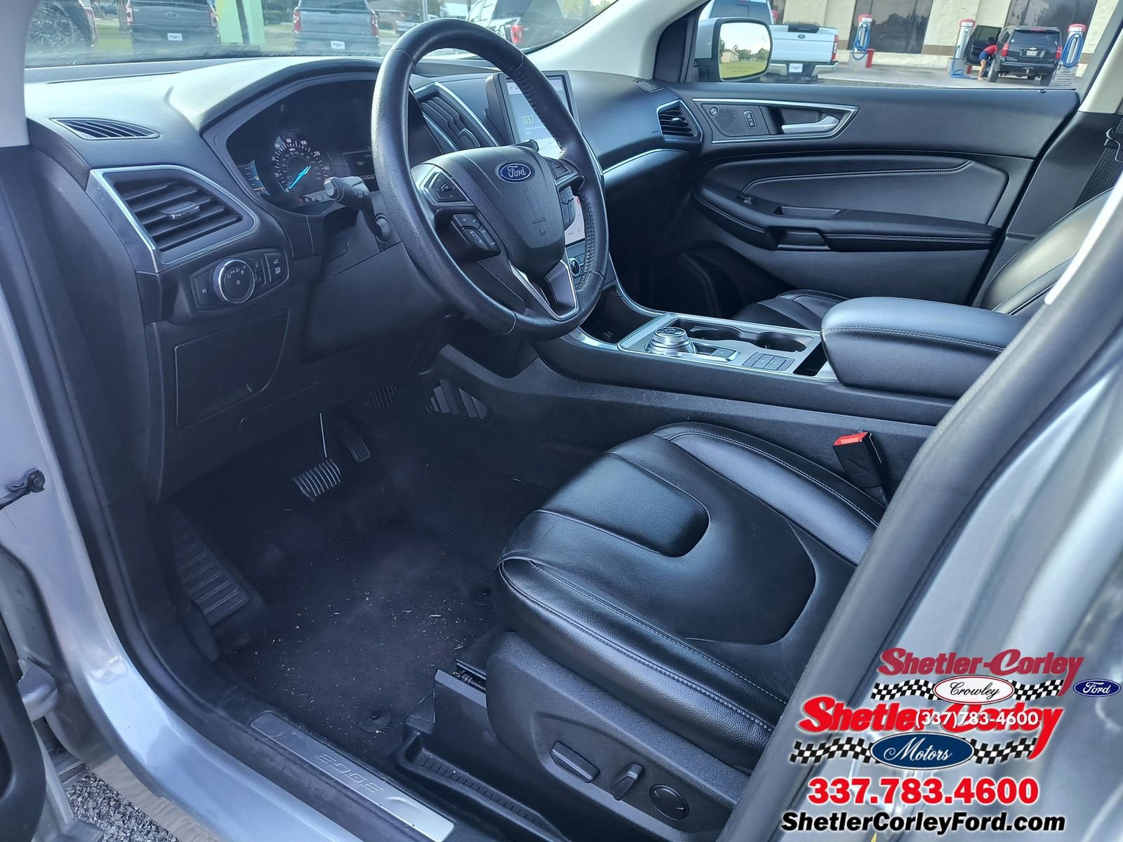 Used 2022 Ford Edge Titanium image 2