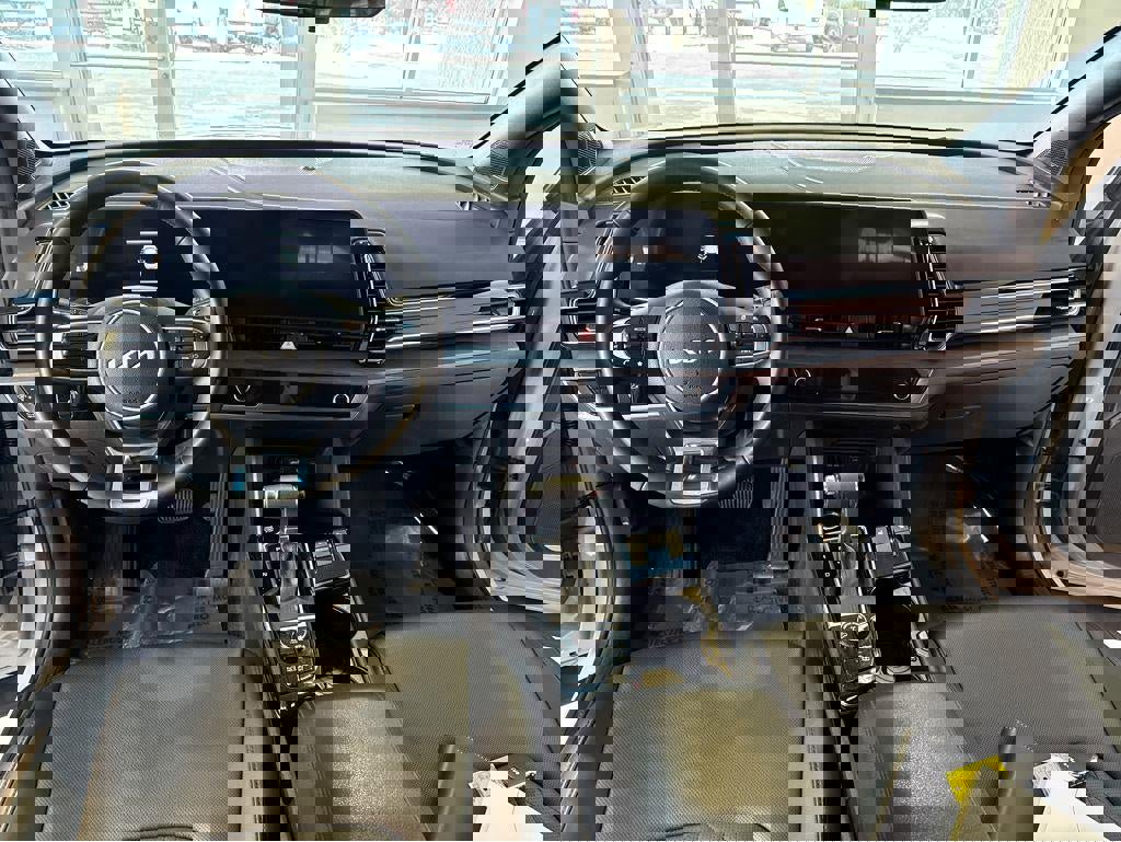 Used 2025 Kia Sportage X-Line w/ Premium Package image 17