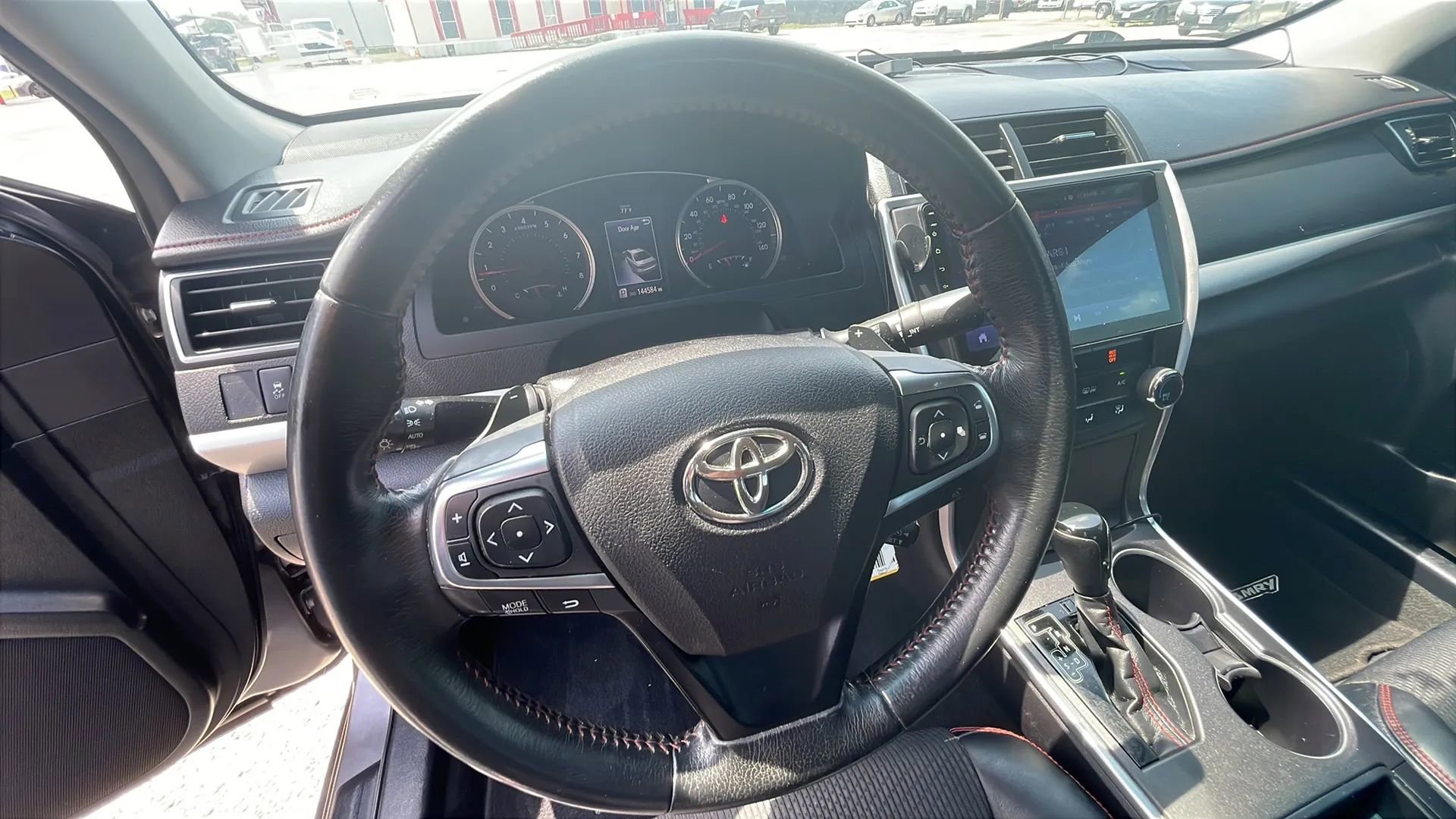 Used 2016 Toyota Camry SE FWD image 17