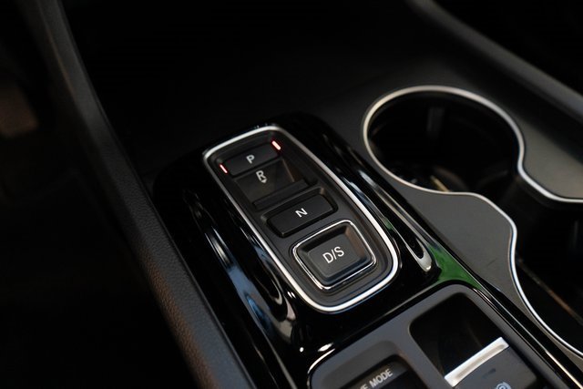 Used 2025 Honda Pilot Sport image 23