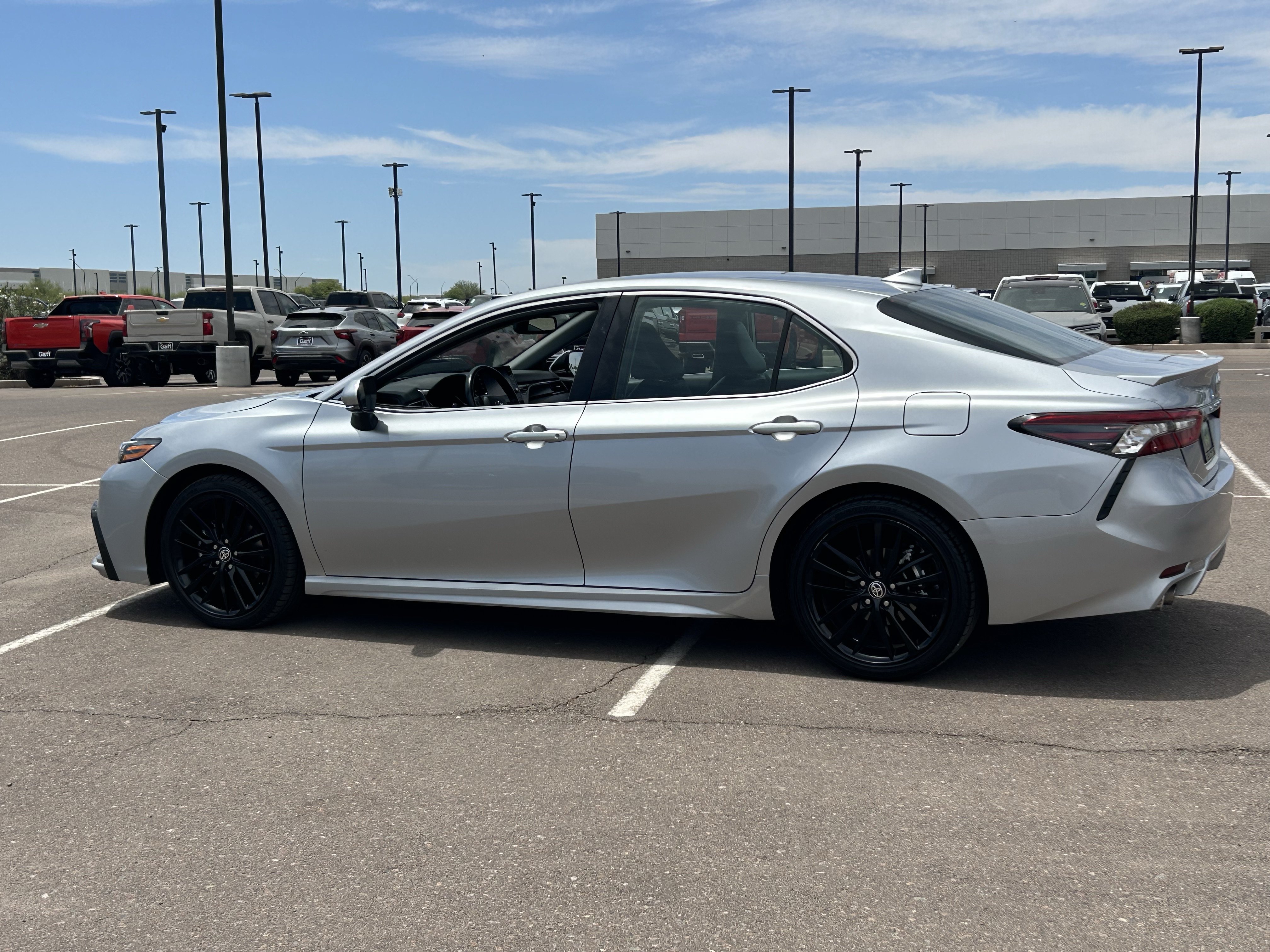 Used 2024 Toyota Camry XSE FWD image 3
