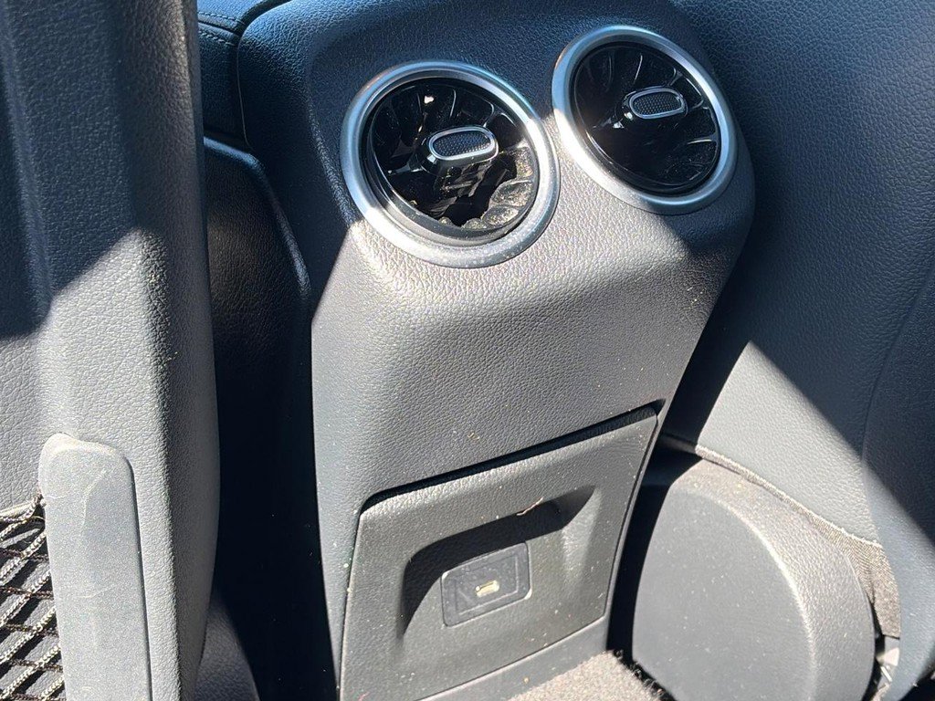 Used 2025 Mercedes-Benz CLA 250 image 9