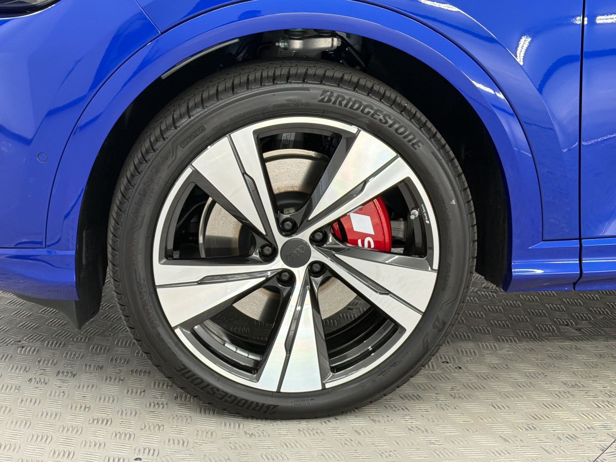 New 2026 Audi SQ5 Prestige AWD/4WD image 13