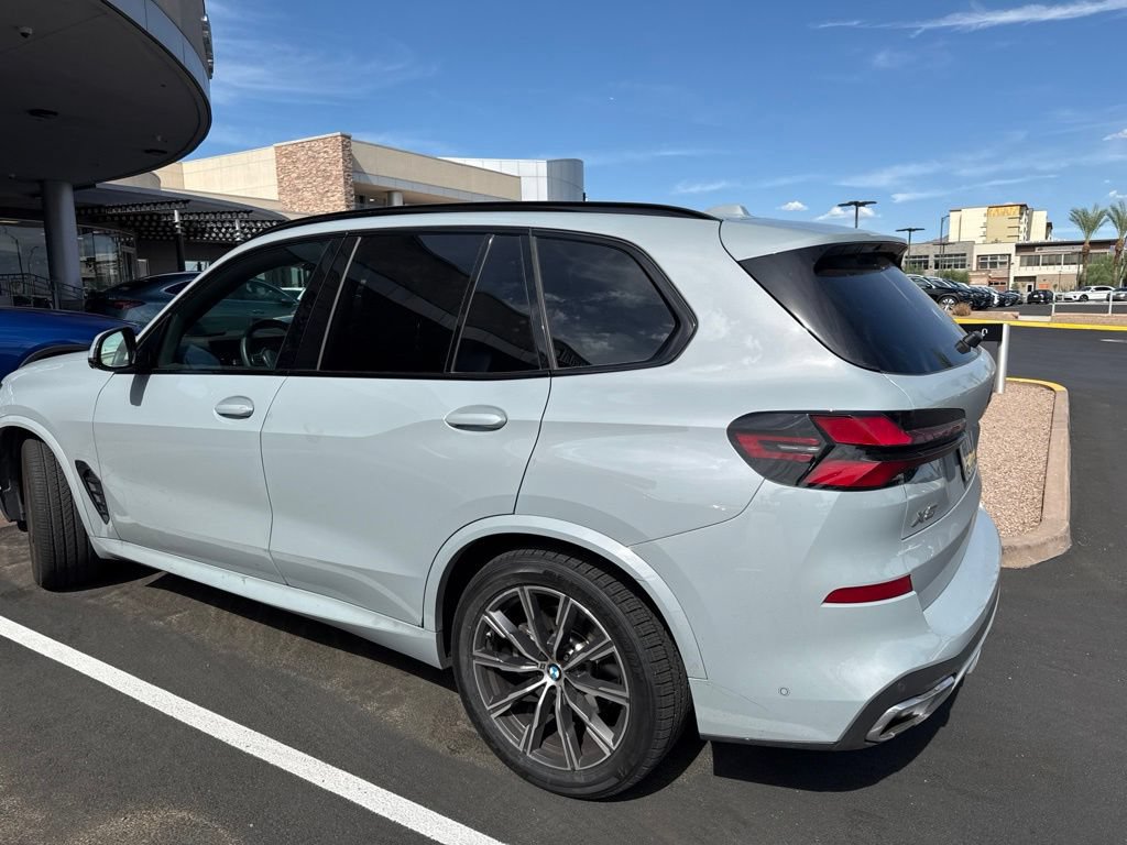 Used 2024 BMW X5 sDrive40i w/ M Sport Package RWD image 5
