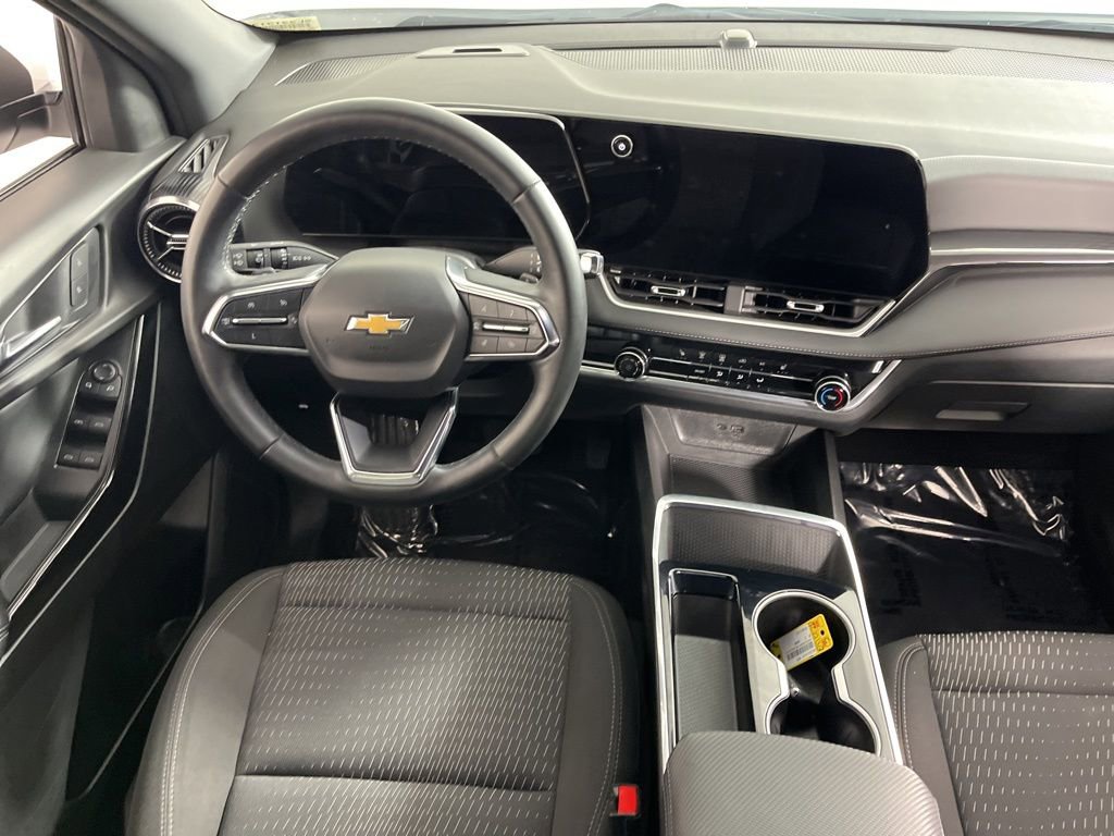 Used 2025 Chevrolet Equinox LT FWD image 4