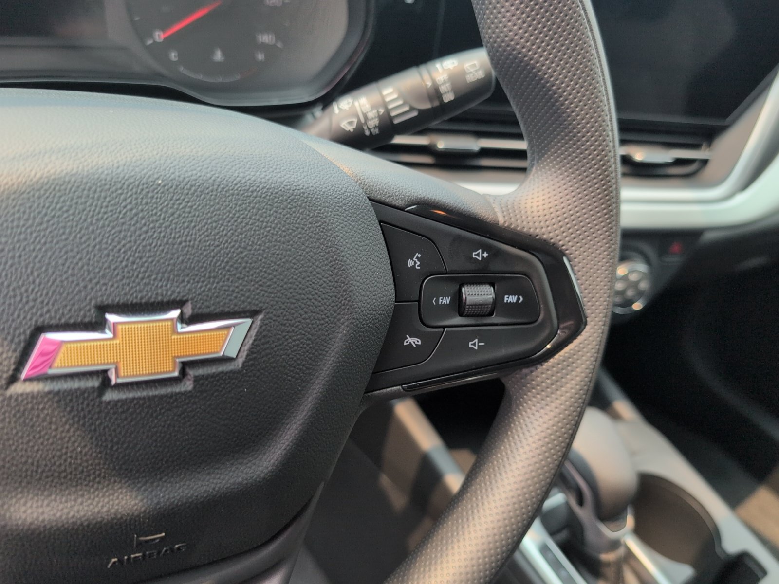 New 2026 Chevrolet Trax LS w/ LS Convenience Package FWD image 20