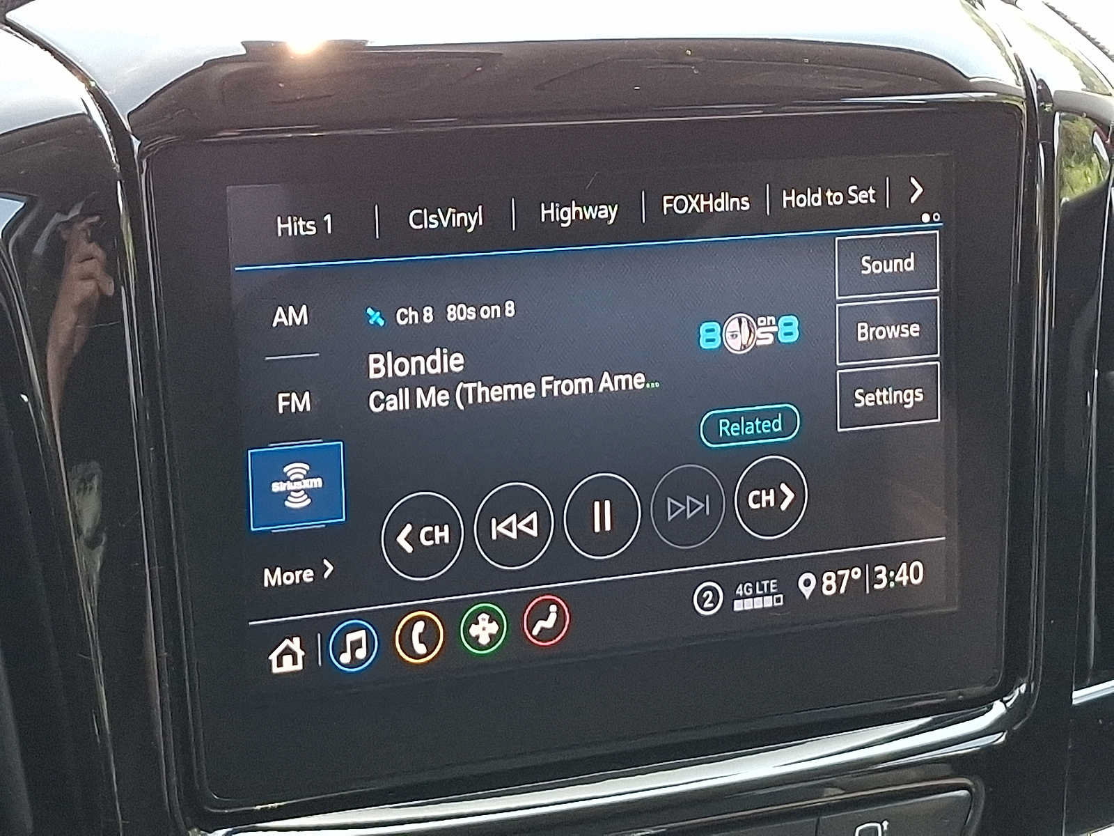 Used 2021 Chevrolet Traverse LT FWD image 17
