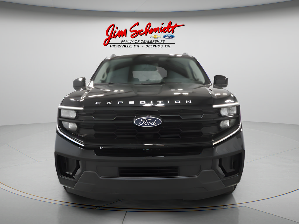 Used 2025 Ford Expedition Active AWD/4WD image 2