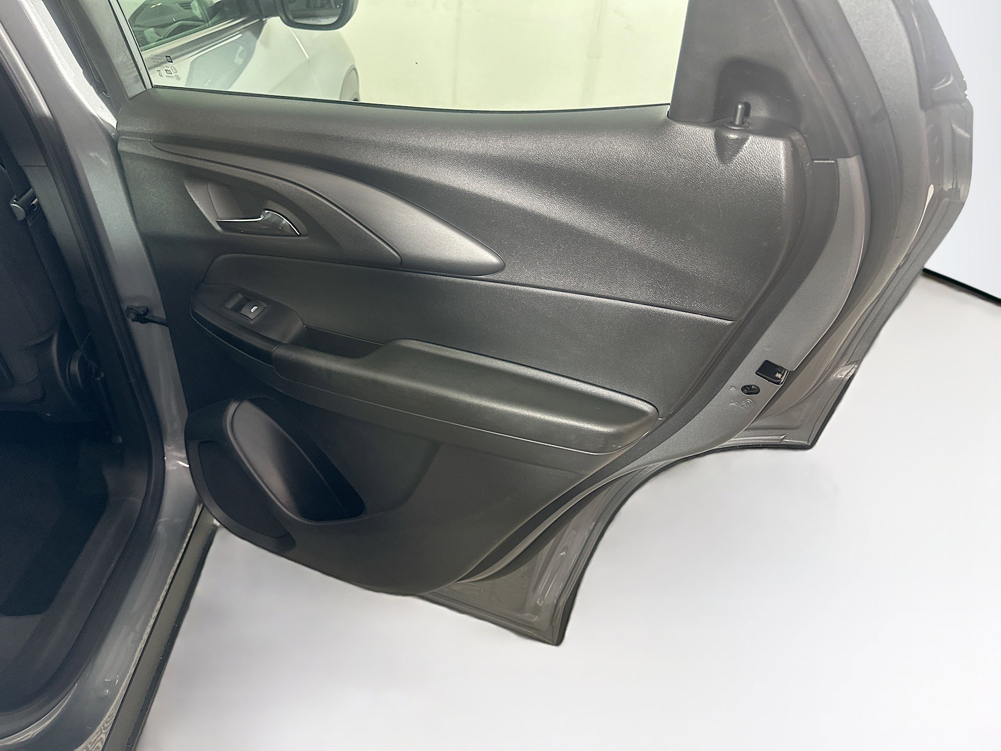 Used 2024 Chevrolet TrailBlazer LS FWD image 27