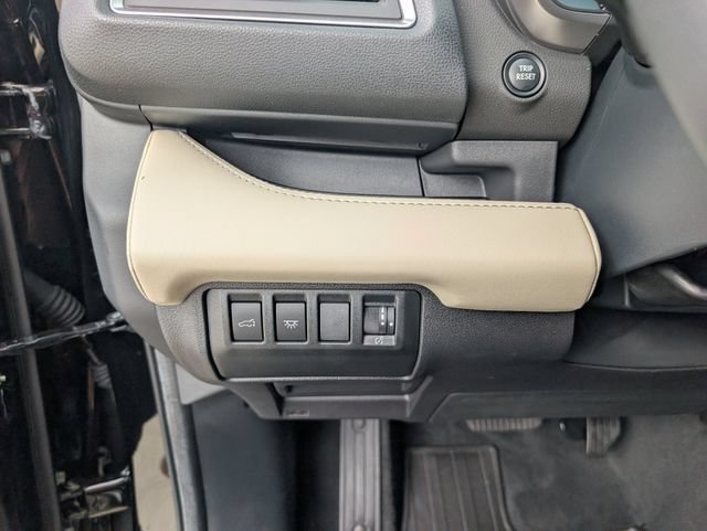 Used 2026 Subaru Ascent Limited w/ Popular Package #2 AWD/4WD image 11