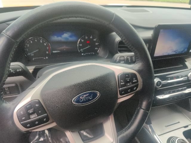 Used 2022 Ford Explorer Limited AWD/4WD image 22