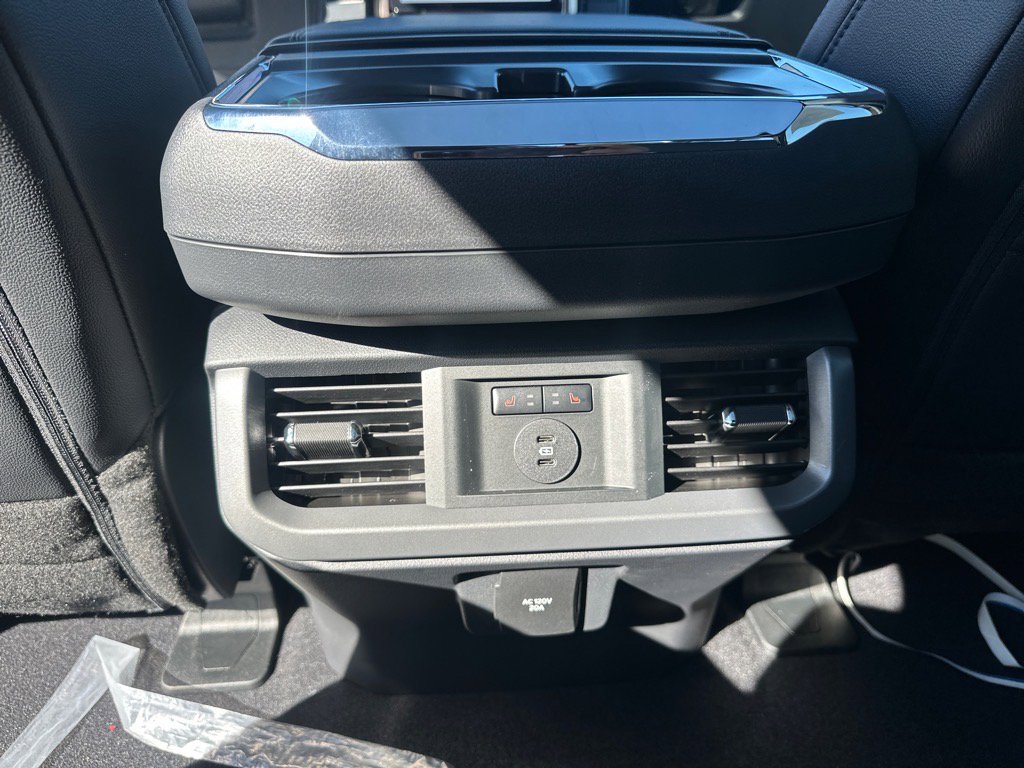New 2025 Ford F150 Lightning Lariat image 38