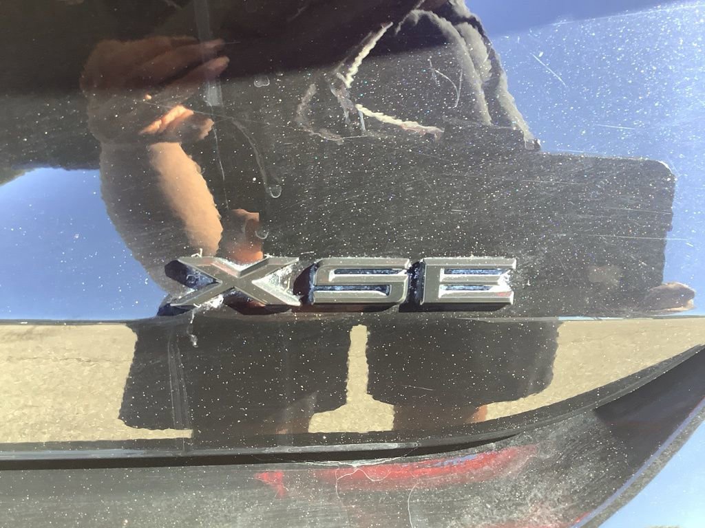 Used 2021 Toyota Avalon XSE image 9