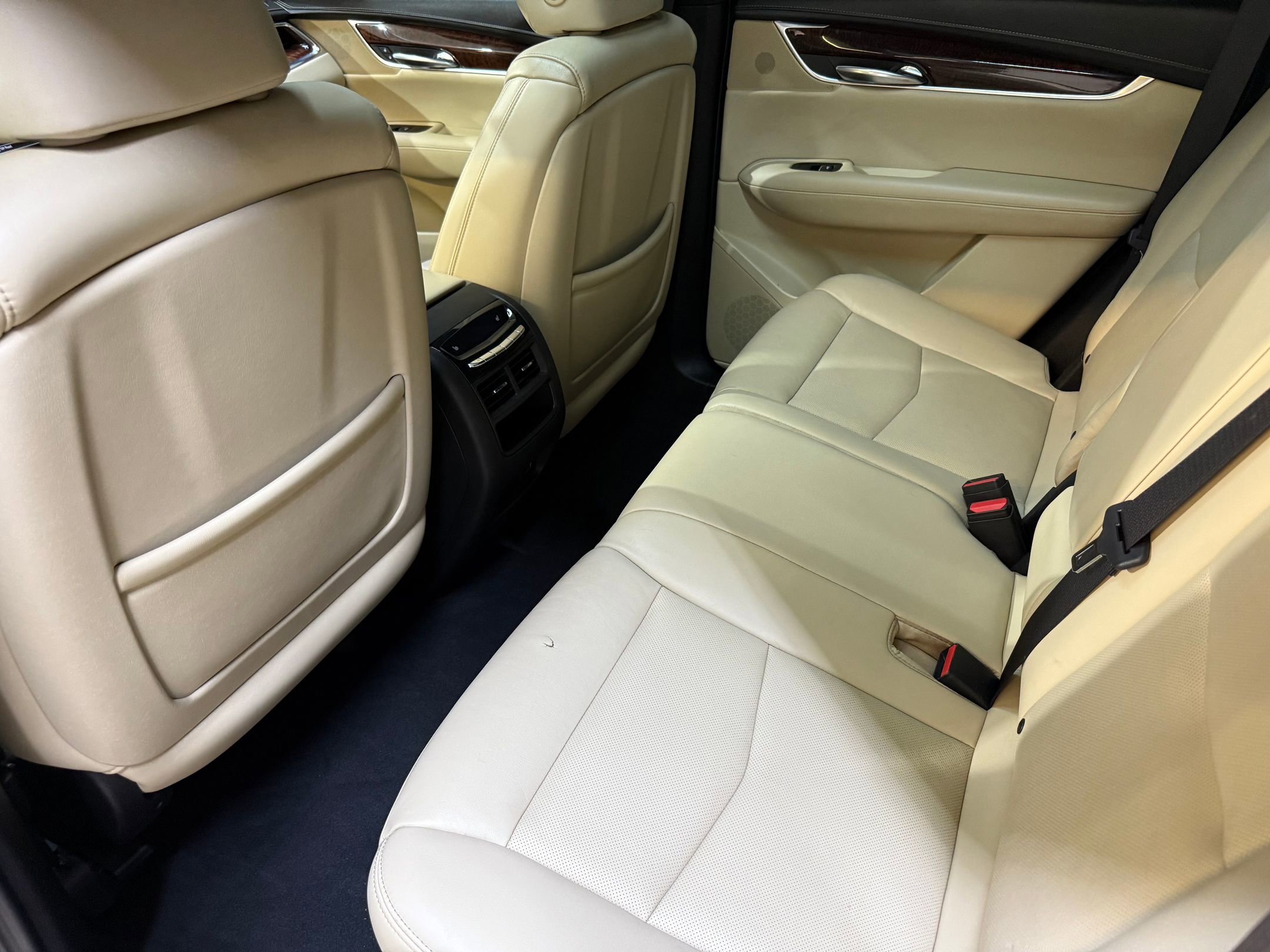 Used 2018 Cadillac XT5 Premium Luxury image 42