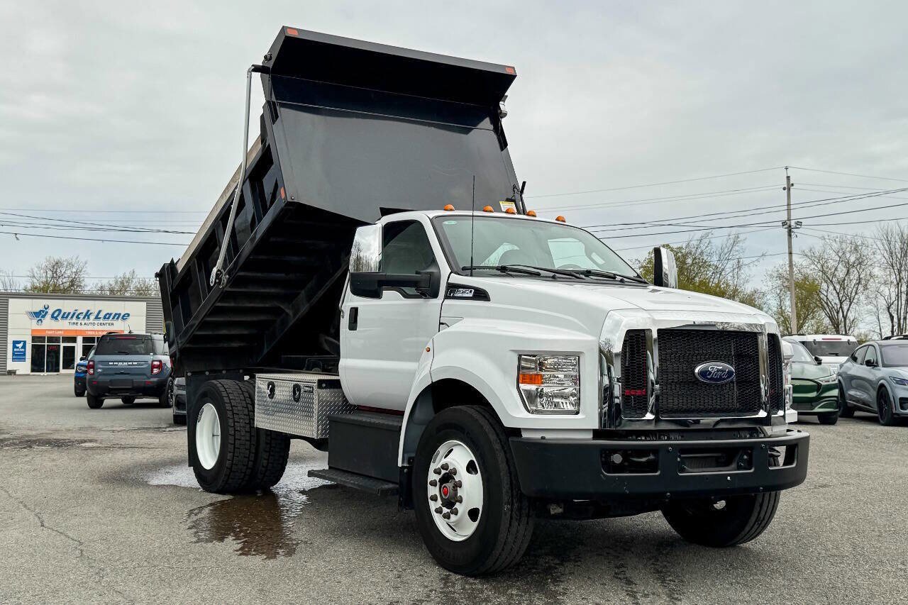 Used 2023 Ford F650 2WD Regular Cab Super Duty image 1