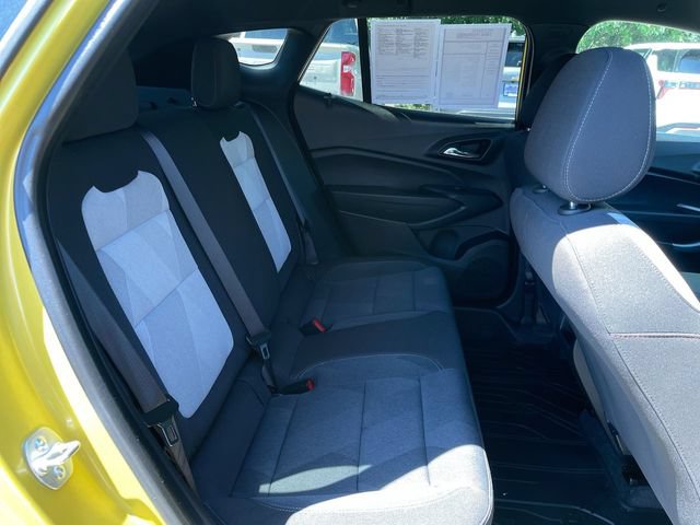 Used 2025 Chevrolet Trax RS FWD image 24