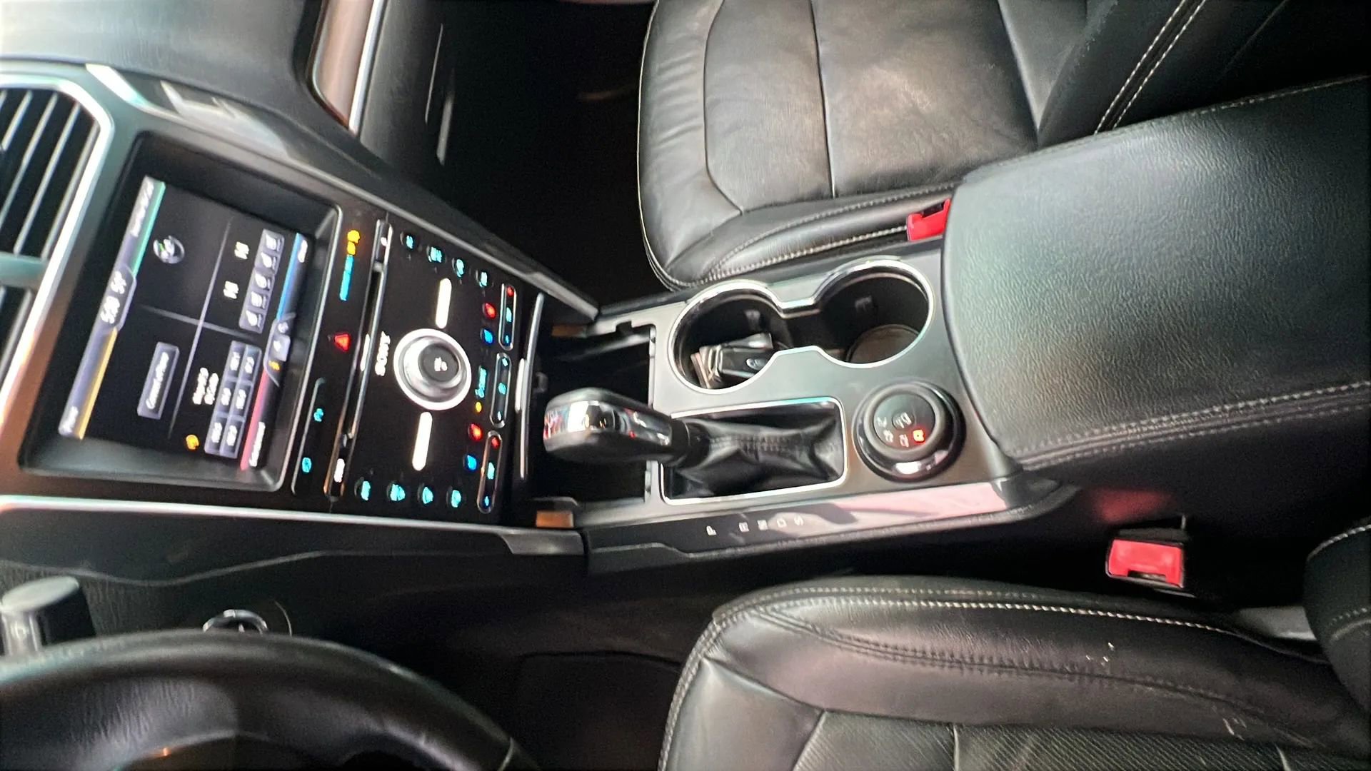 Used 2016 Ford Explorer Limited image 26