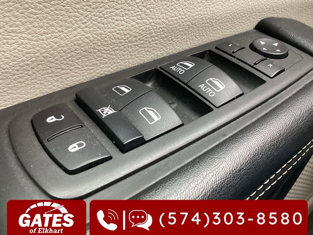 Used 2023 Chrysler Pacifica Touring-L FWD image 25