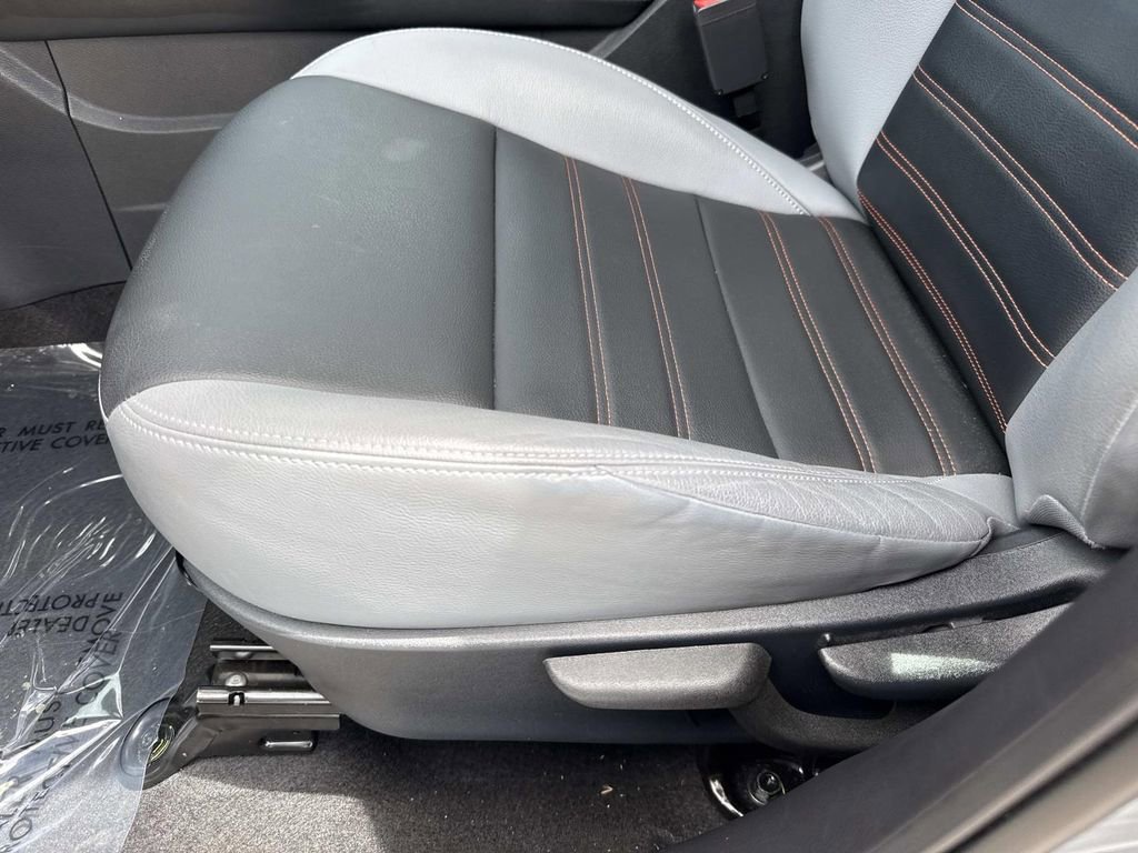 Used 2023 Nissan Kicks SR w/ SR Premium Package FWD image 19