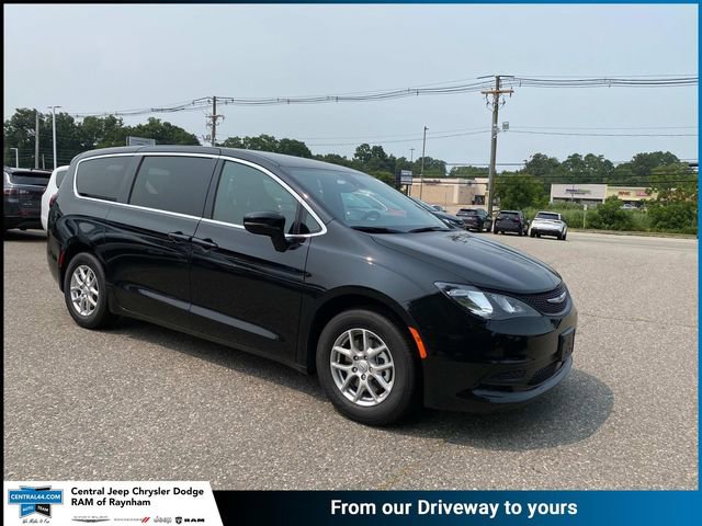 New 2025 Chrysler Voyager LX