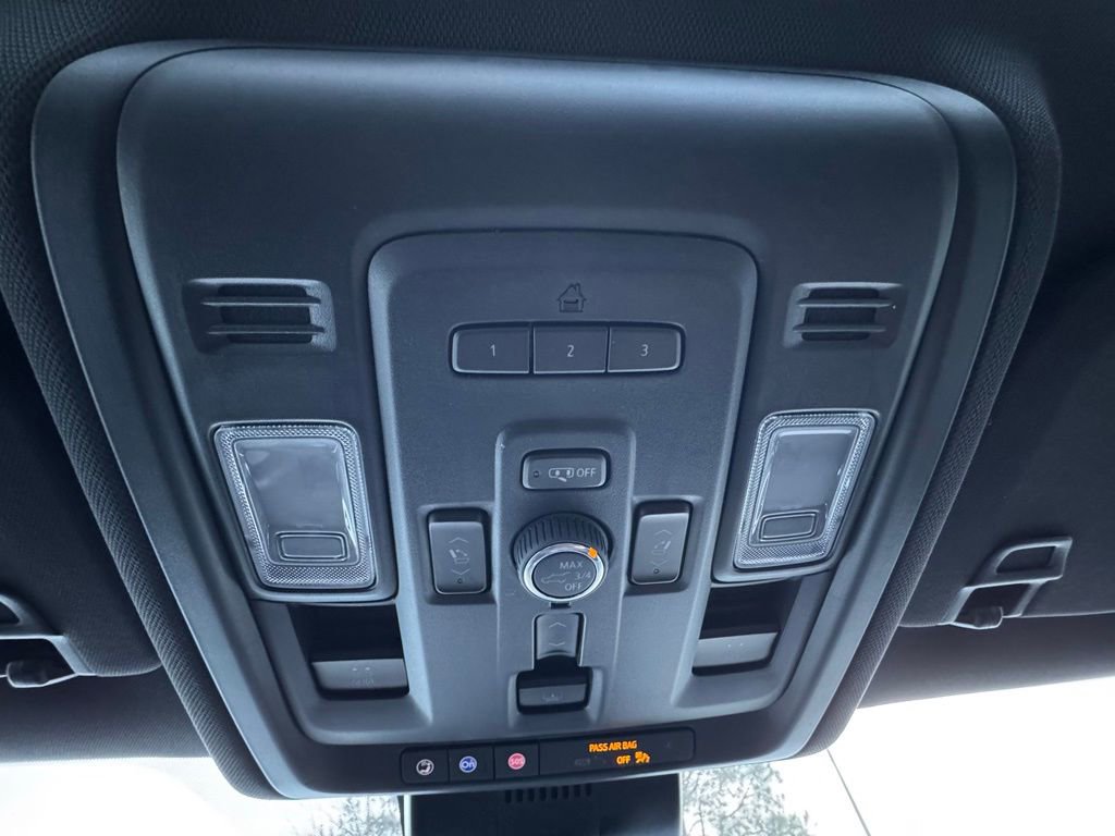 Used 2023 GMC Yukon SLT image 23