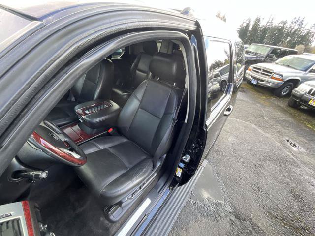 Used 2014 Cadillac Escalade Premium AWD/4WD image 8