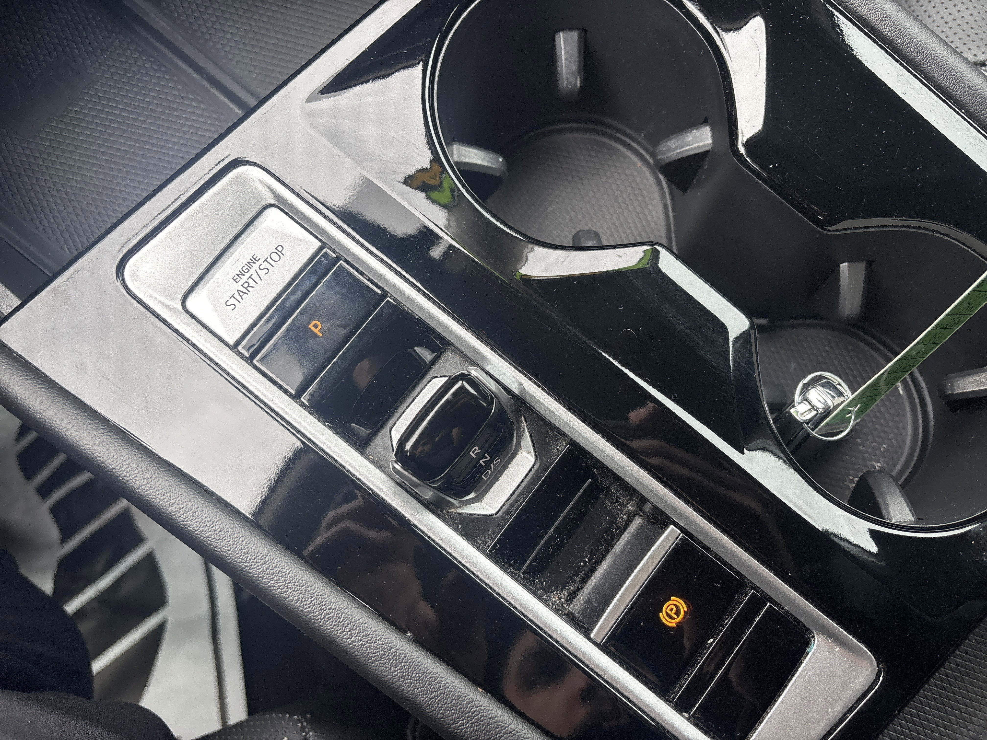 Used 2024 Volkswagen Atlas SE image 24