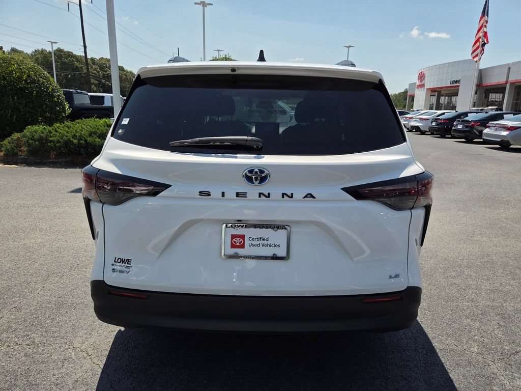Certified 2025 Toyota Sienna LE FWD image 10