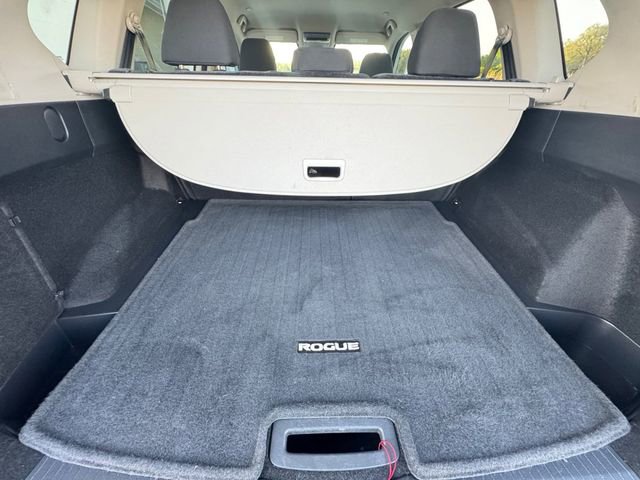Used 2023 Nissan Rogue SV image 31