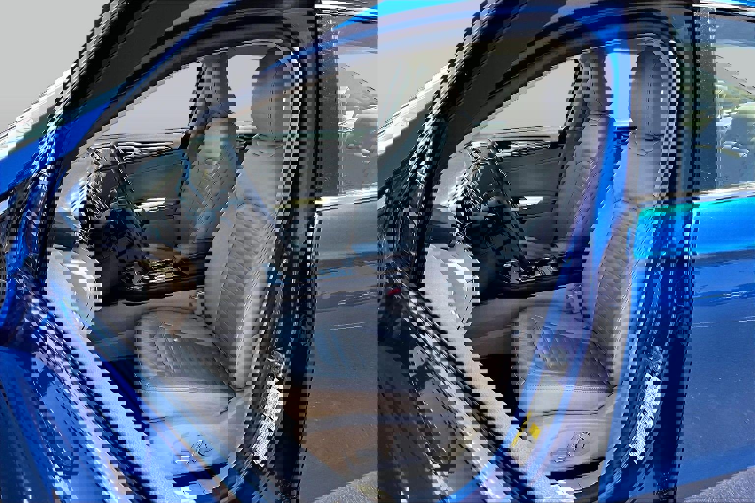 Used 2017 Ford Fusion SE w/ Fusion SE Technology Package image 18