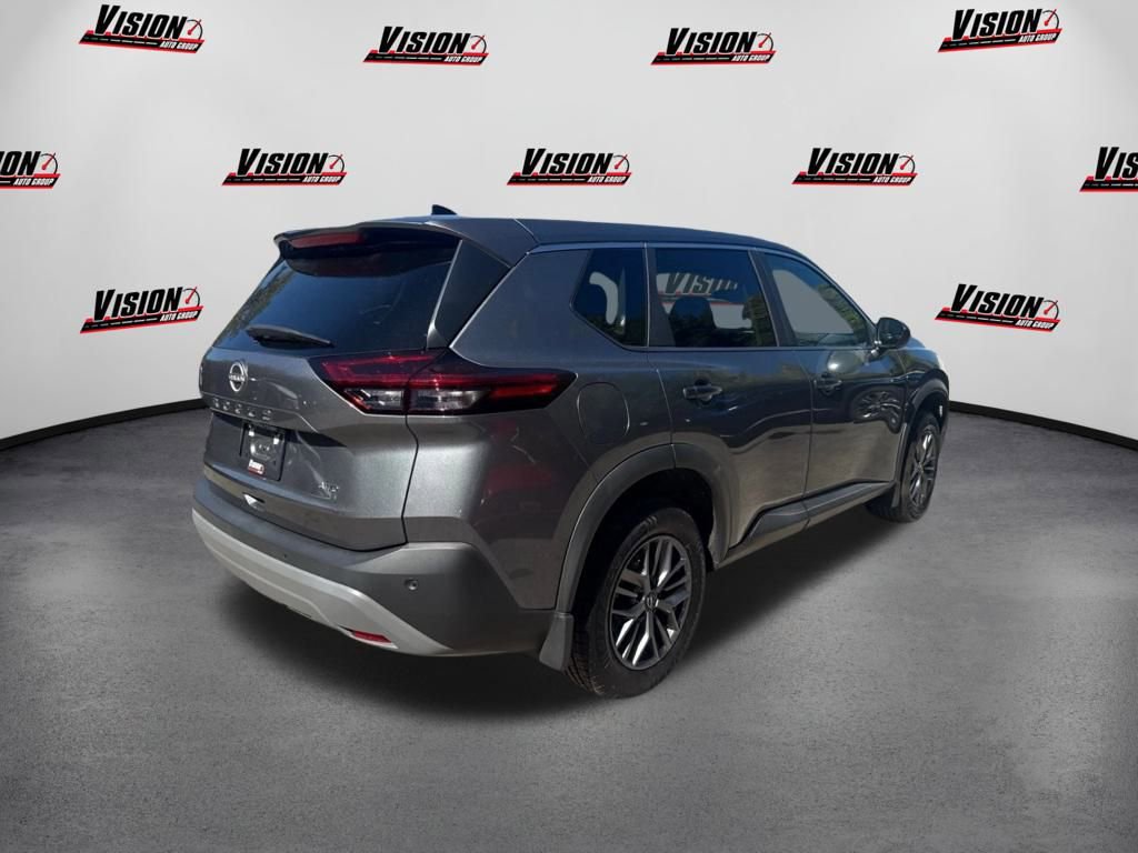 Used 2023 Nissan Rogue S image 5