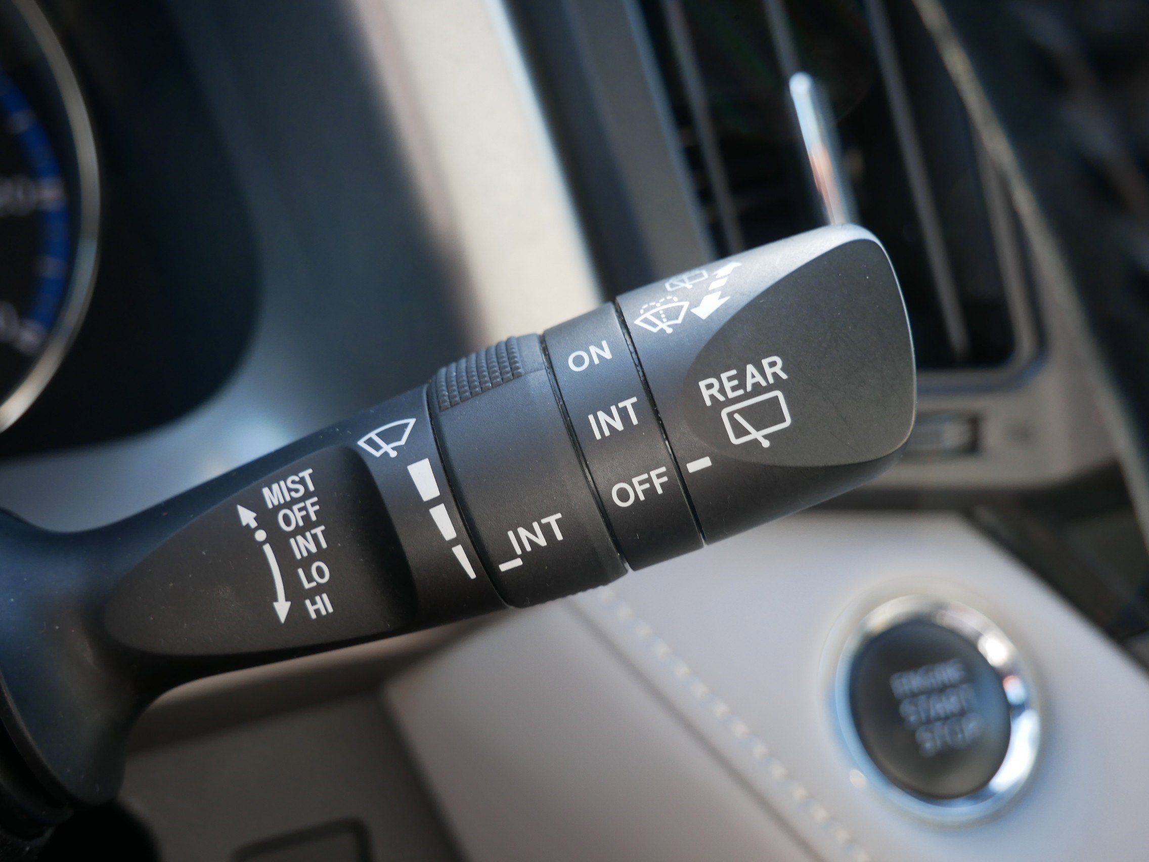 Used 2018 Toyota RAV4 Limited image 27