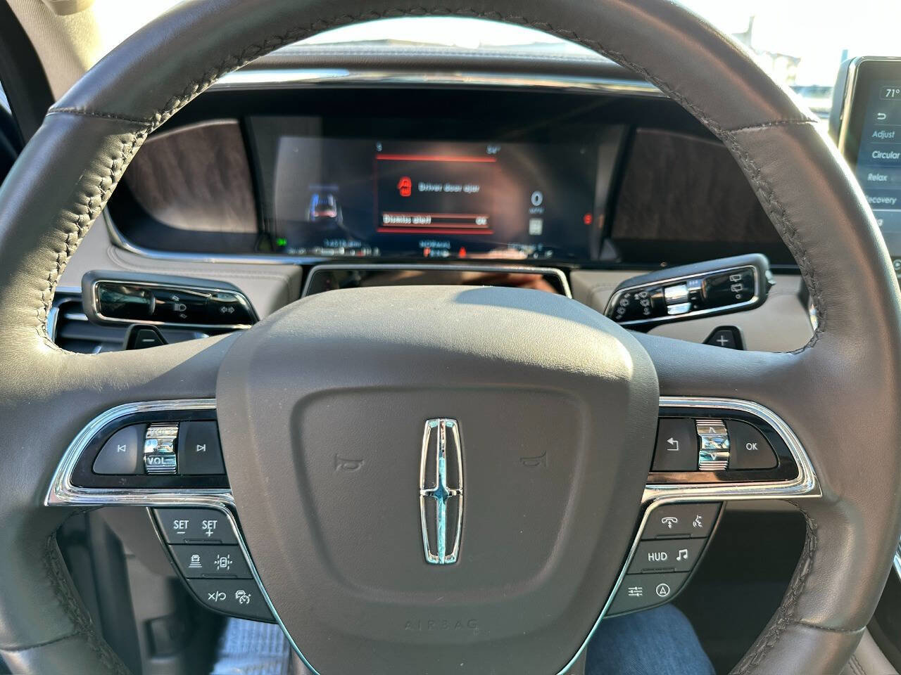 Used 2023 Lincoln Navigator Reserve image 30