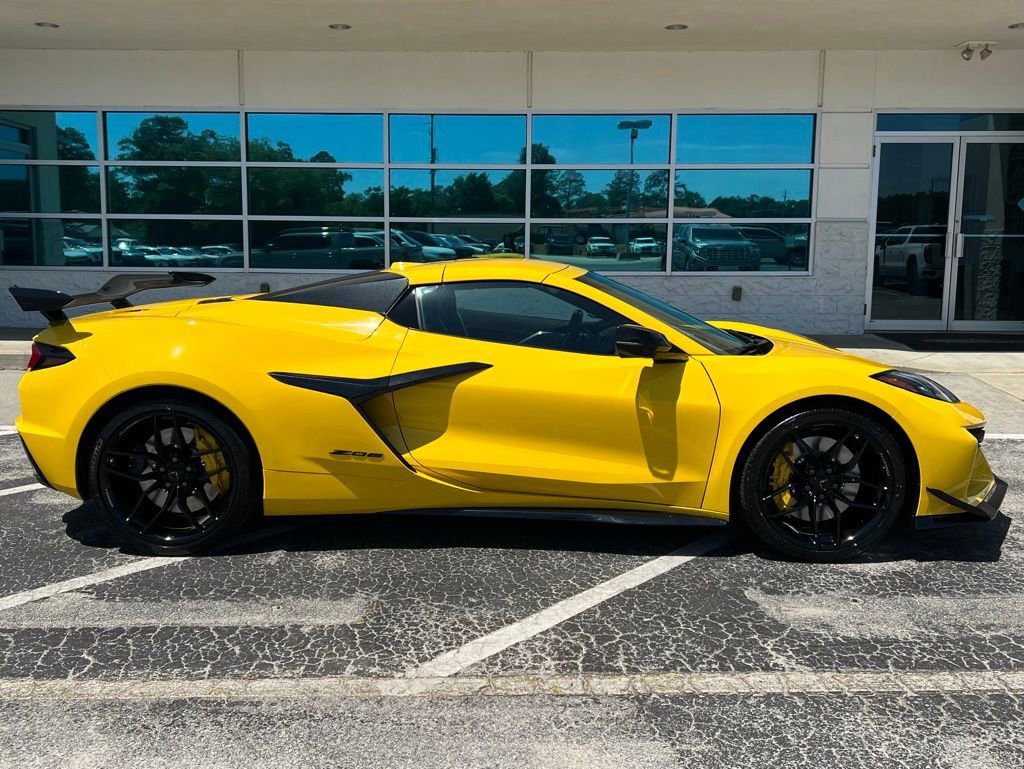 New 2026 Chevrolet Corvette Z06 RWD image 2