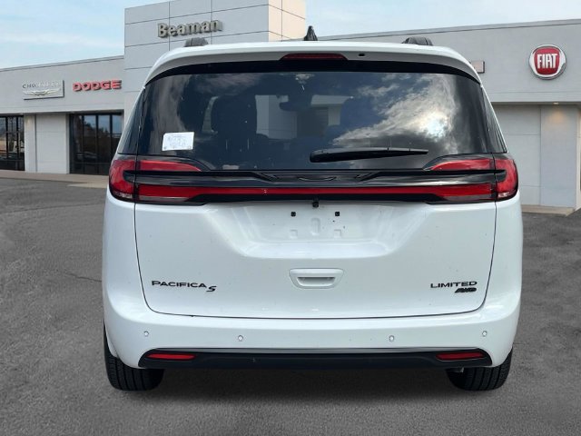 New 2027 Chrysler Pacifica Limited AWD/4WD image 6