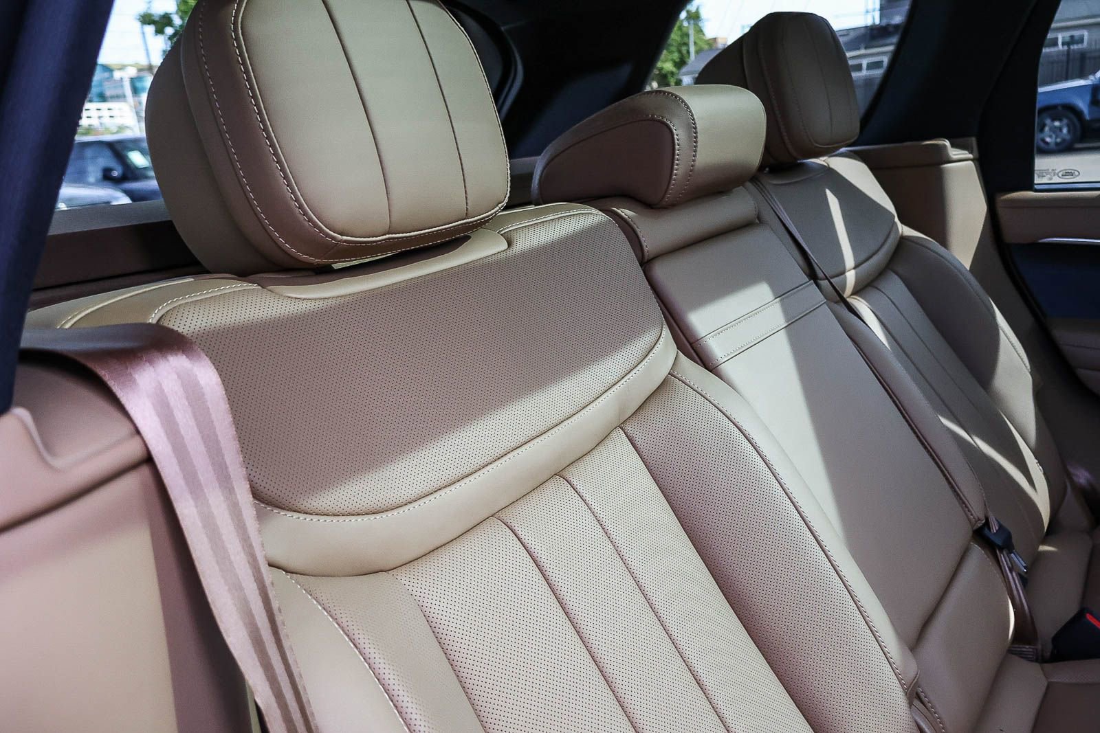 New 2026 Land Rover Range Rover SE image 21