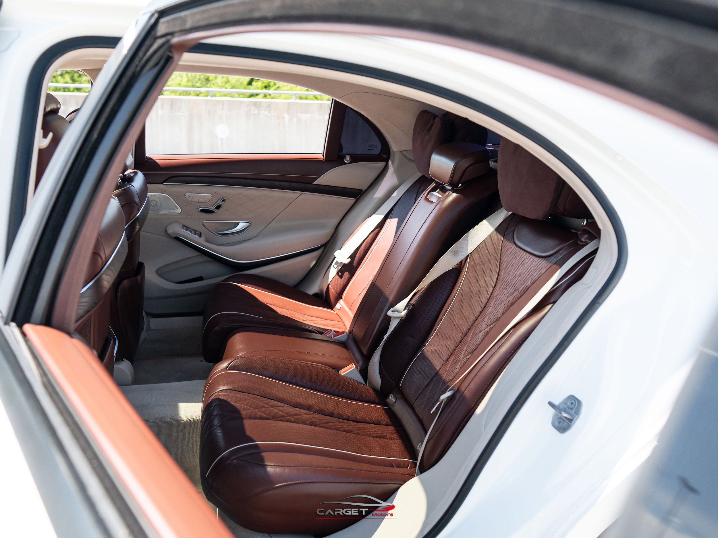 Used 2018 Mercedes-Benz S 560 Sedan w/ AMG Line Exterior image 19