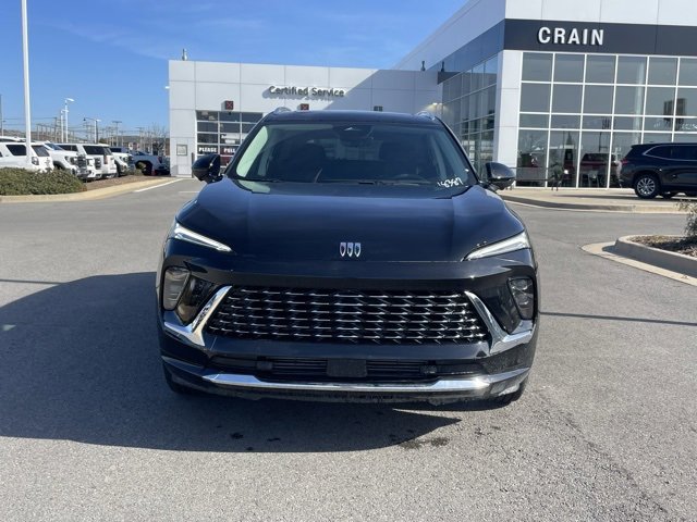 New 2025 Buick Envision Avenir image 2