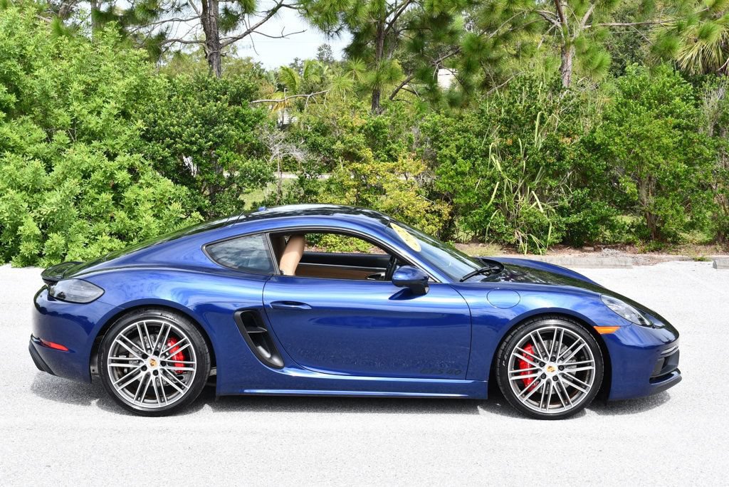 Used 2022 Porsche 718 Cayman GTS RWD image 7