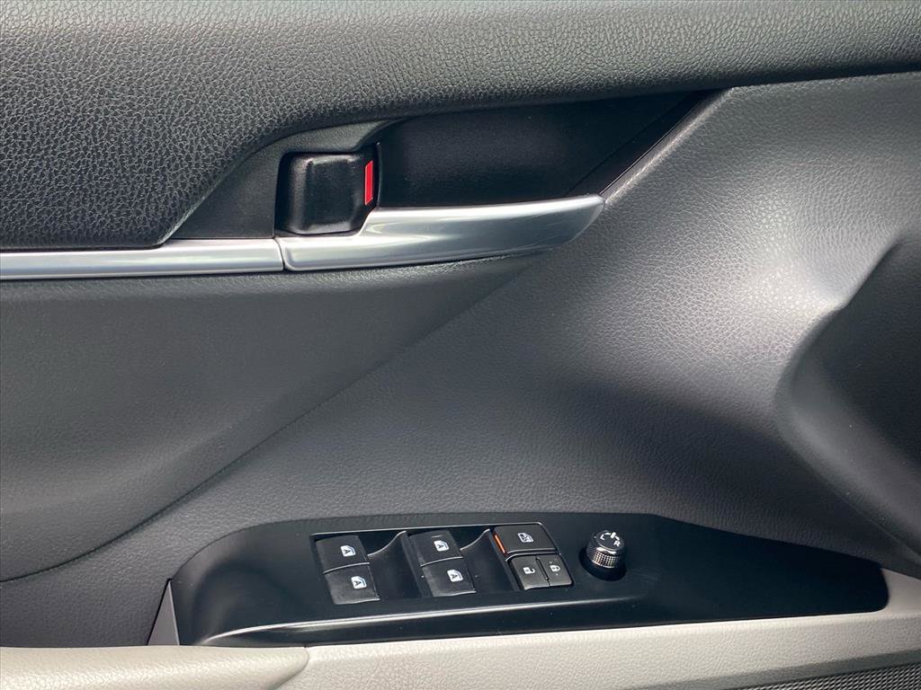 Used 2019 Toyota Camry SE image 19