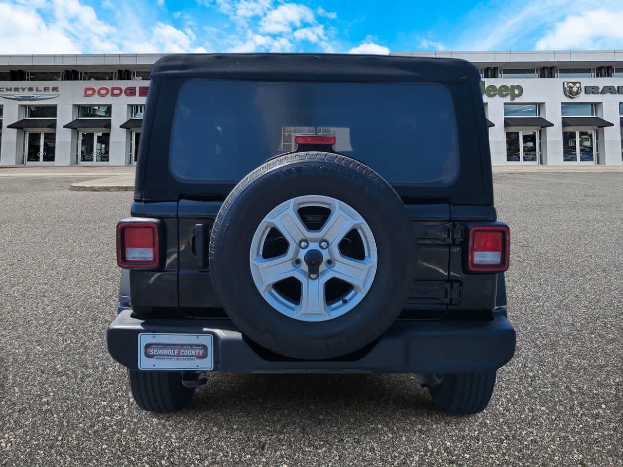 Used 2022 Jeep Wrangler Sport AWD/4WD image 7