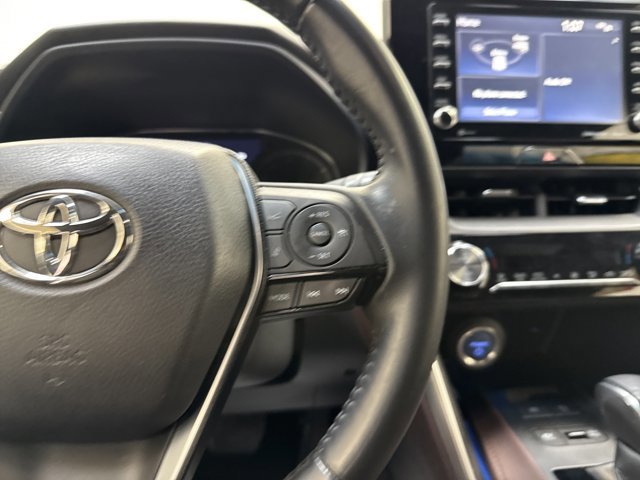 Used 2022 Toyota Venza XLE image 18