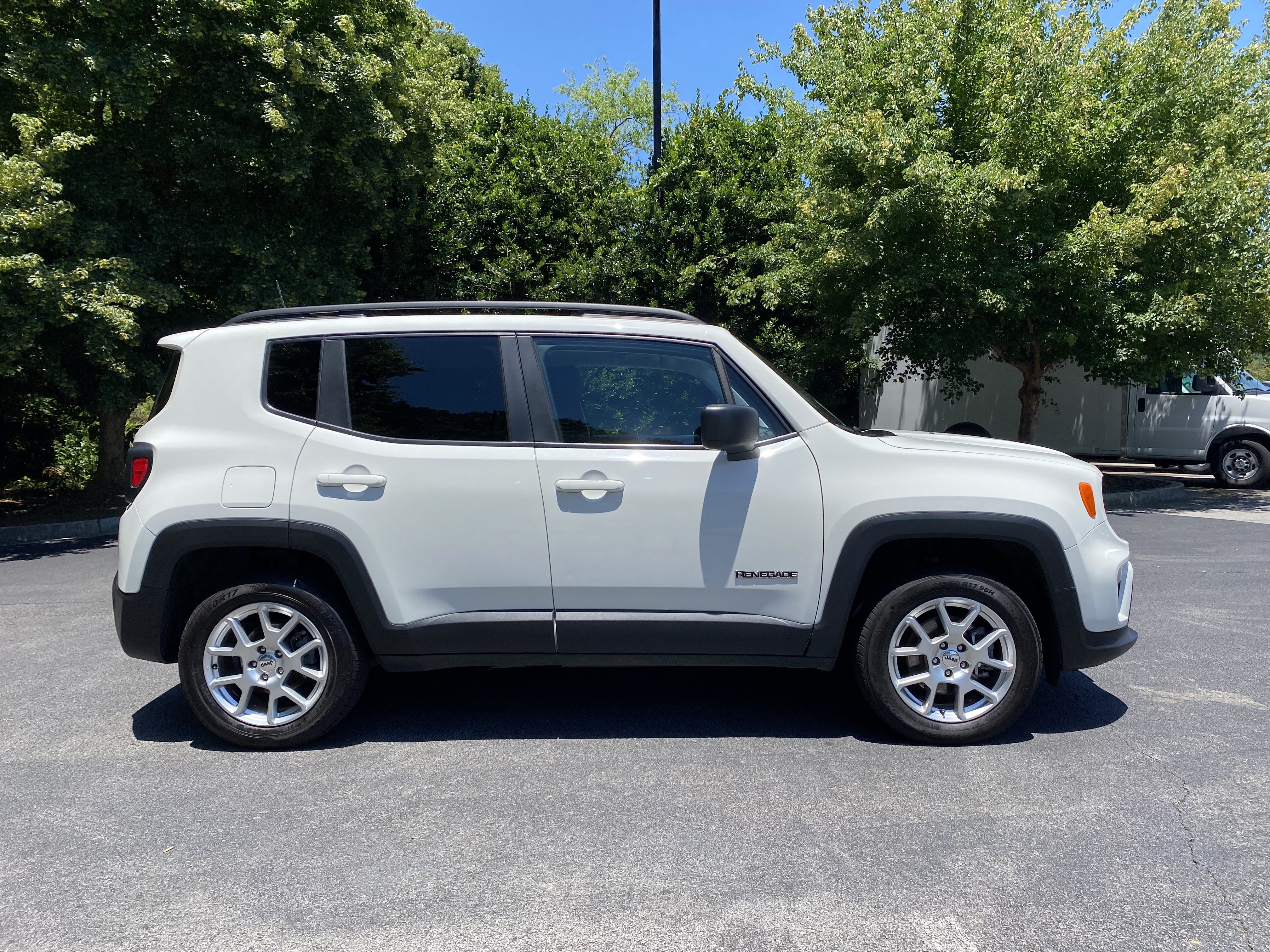 Used 2022 Jeep Renegade Sport w/ Sport Appearance Group AWD/4WD image 10