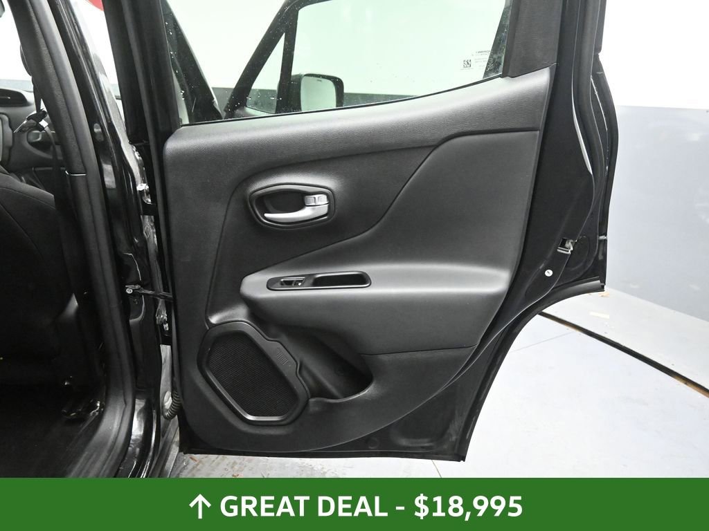 Used 2023 Jeep Renegade Latitude AWD/4WD image 22