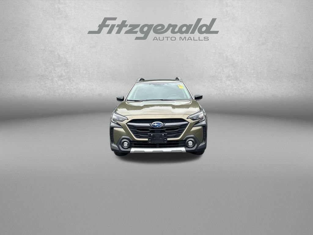 Used 2025 Subaru Outback Limited AWD/4WD image 2