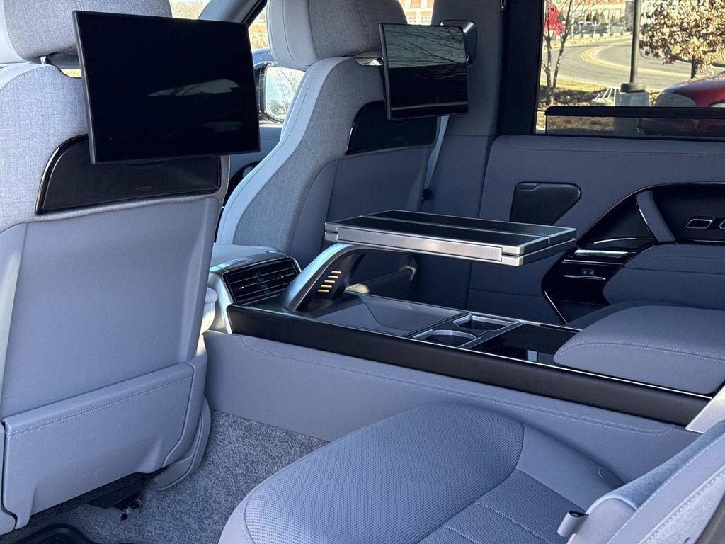 New 2025 Land Rover Range Rover SV image 15