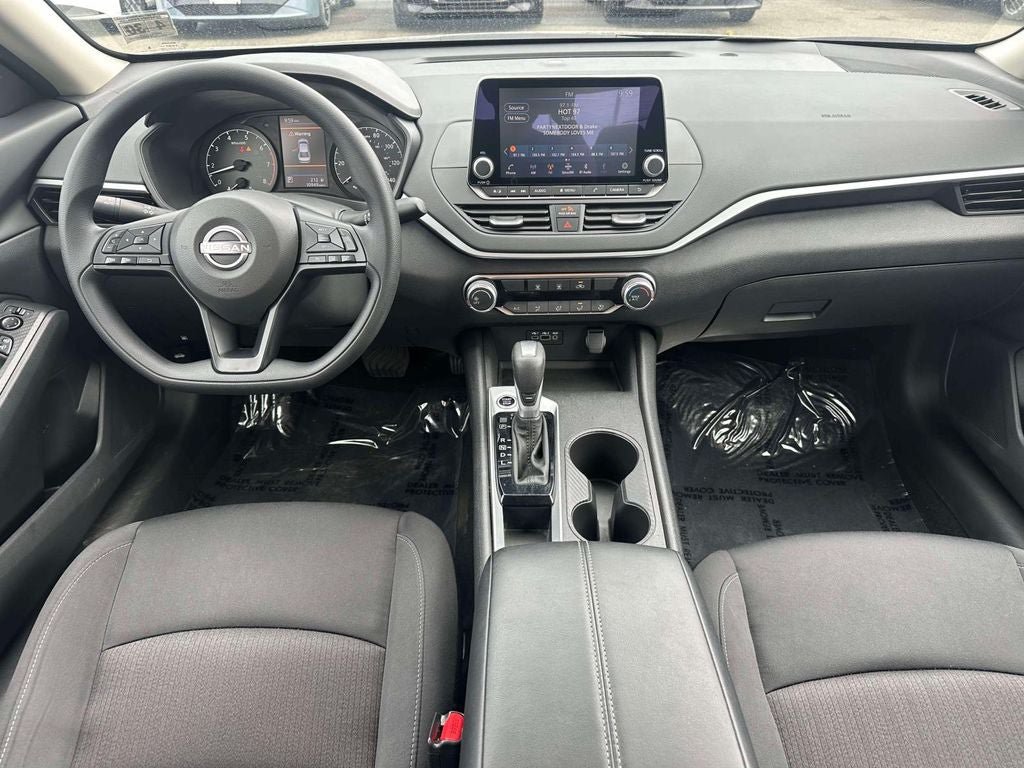 Used 2025 Nissan Altima 2.5 S FWD image 12